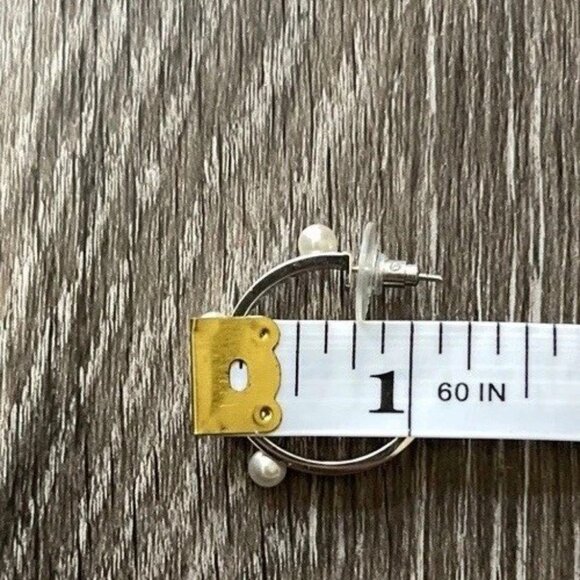 Vintage Majorica Women’s White 3 Pearl Silver Tone Hoop Earrings 1” RARE - Picture 5 of 13